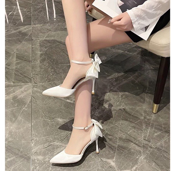 Cao gót mũi nhọn nơ