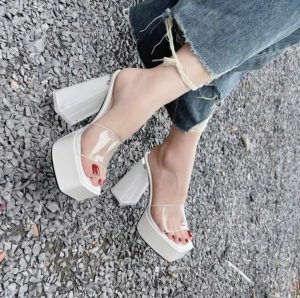 Giày cao gót đế vuông juyushoes